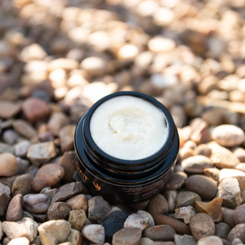 alt="Organic skincare duo for eczema relief – Bee Divine Comfort Kit" natrual oragnic skincare uk