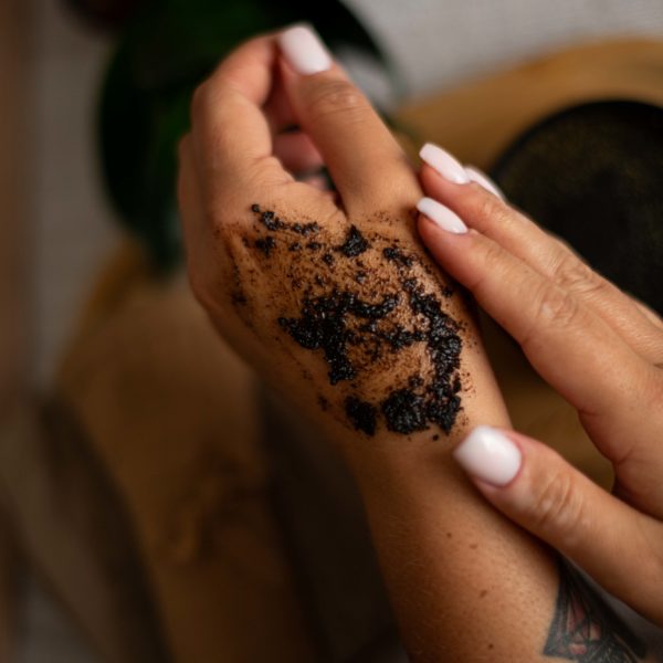 Bee Divine Café Body Scrub with upcycled coffee powder natural and organic skincare