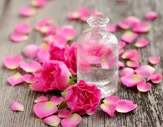 rose water hydrosol bee divine skincare natural and organic cosmetic