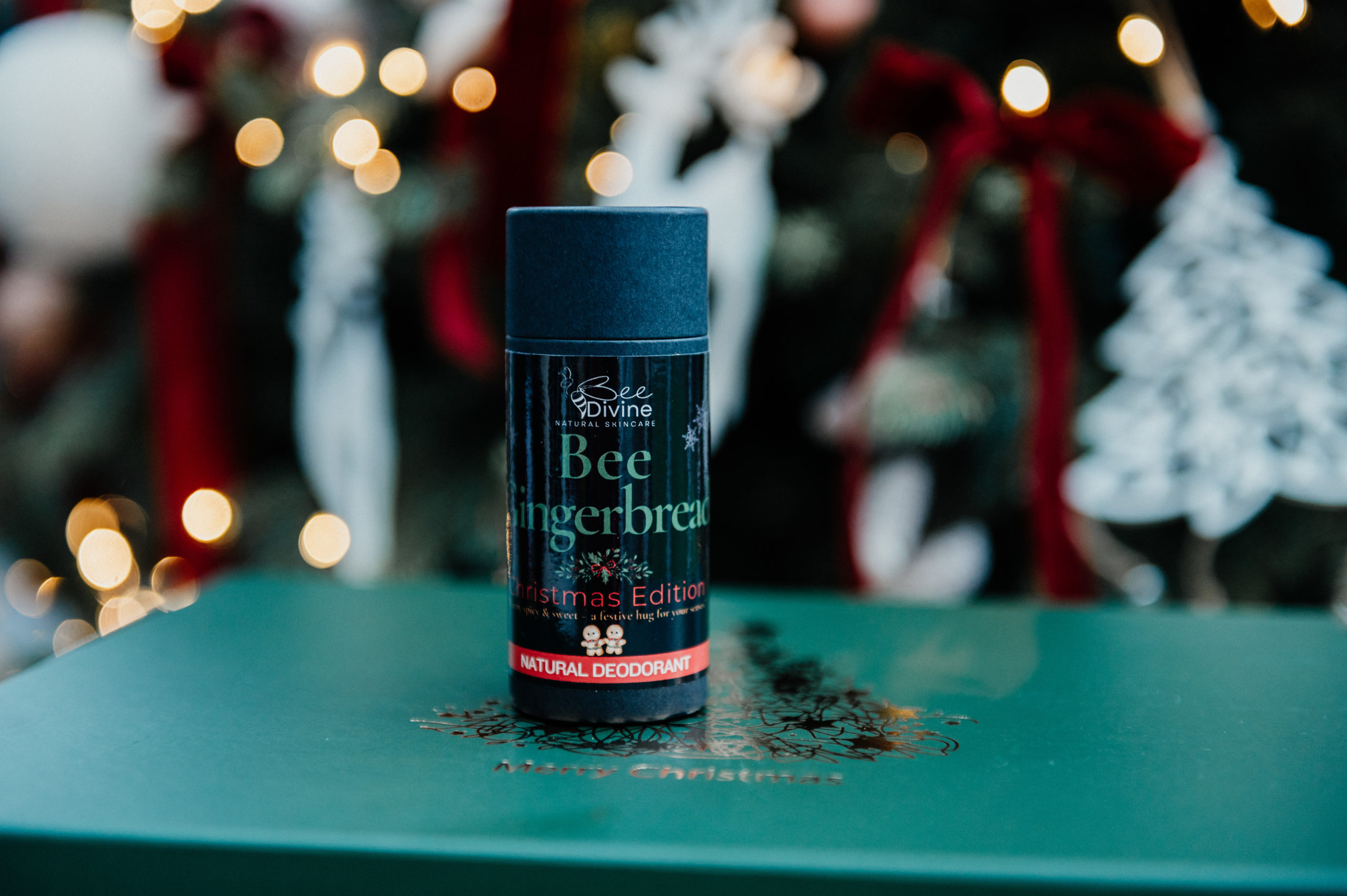 Bee Gingerbread Christmas Edition Box - Image 5