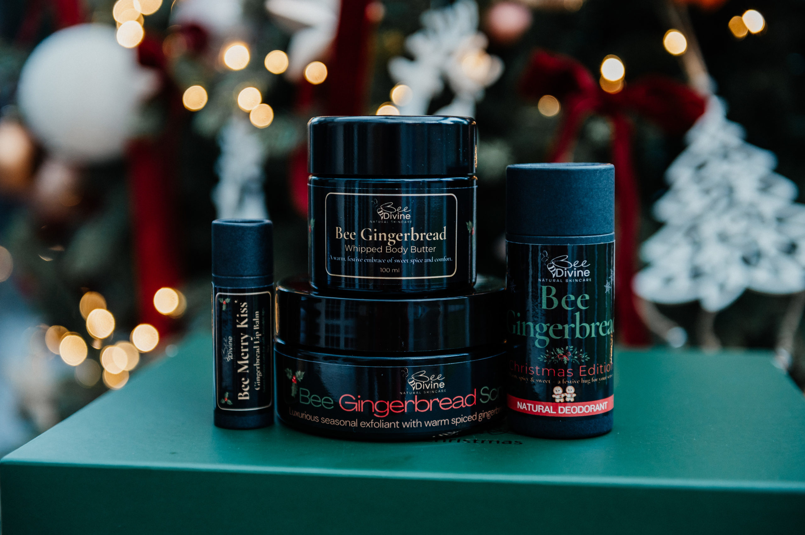 Bee Gingerbread Christmas Edition Box